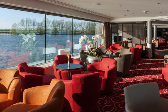 Avalon Waterways, Avalon Impression, Panorama Lounge 3.jpg